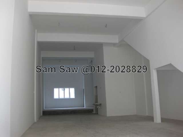 17ft Ceiling hiegh