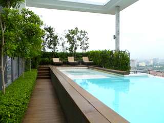 Magnificent Roof Top Pool View 1