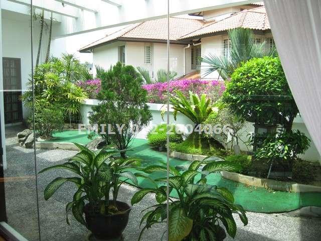 1st Floor garden