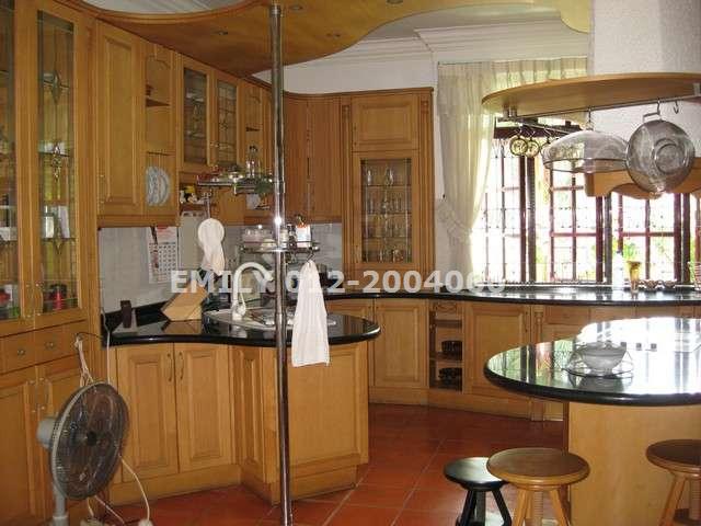 Dry Kitchen