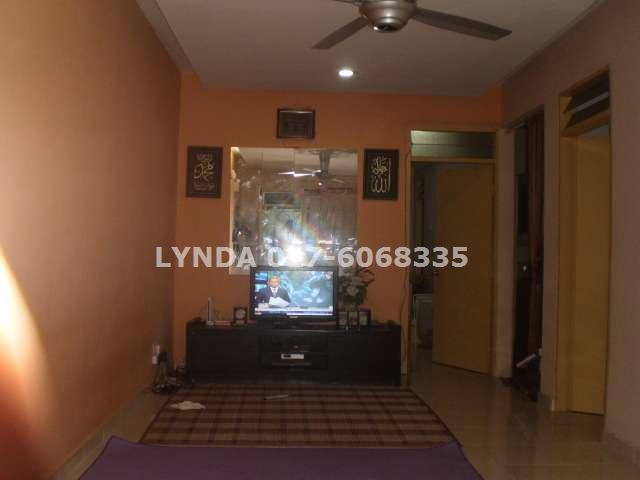 LIVING HALL
