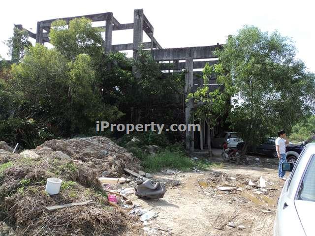 Abandoned commercial