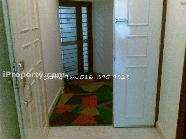 spacious entrance walkway