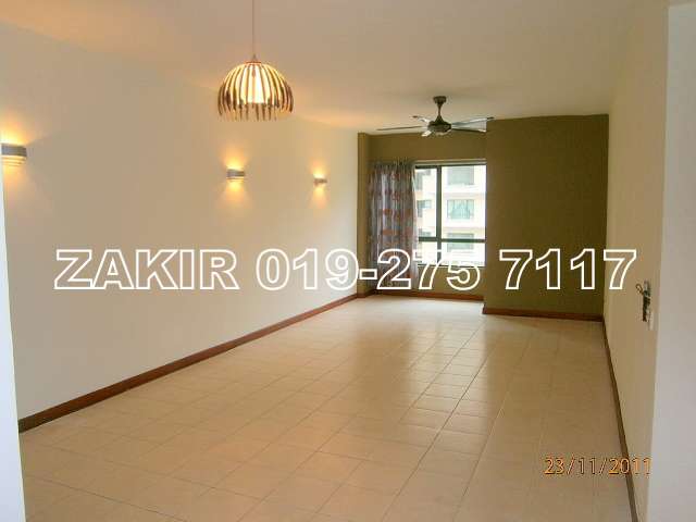 Spacious living and adjoining dining area