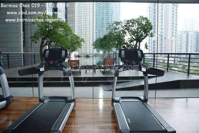 Gym room with swimming pool view