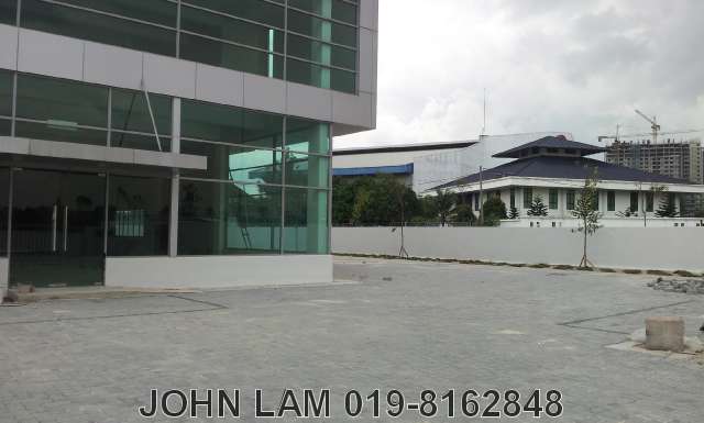 Corner Lot with huge space