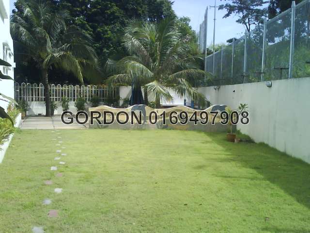GARDEN AREA