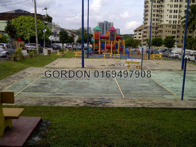 BUKIT DESA BADMINTON COURTS