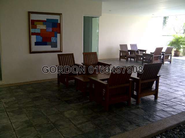 LOBBY WAITING AREA