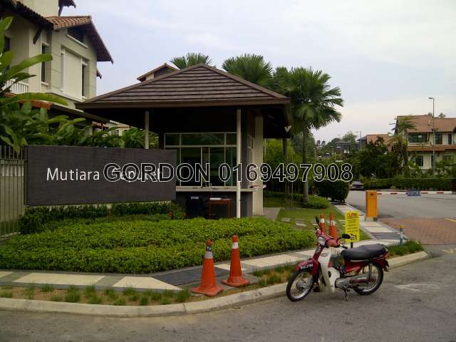 MAIN ENTRANCE GUARDHOUSE
