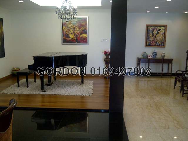 LIVING PIANO AREA