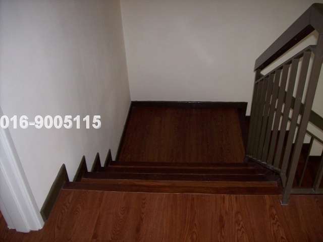 Solid wood flooring