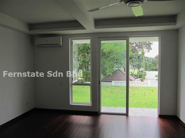 Downstairs Guest Room