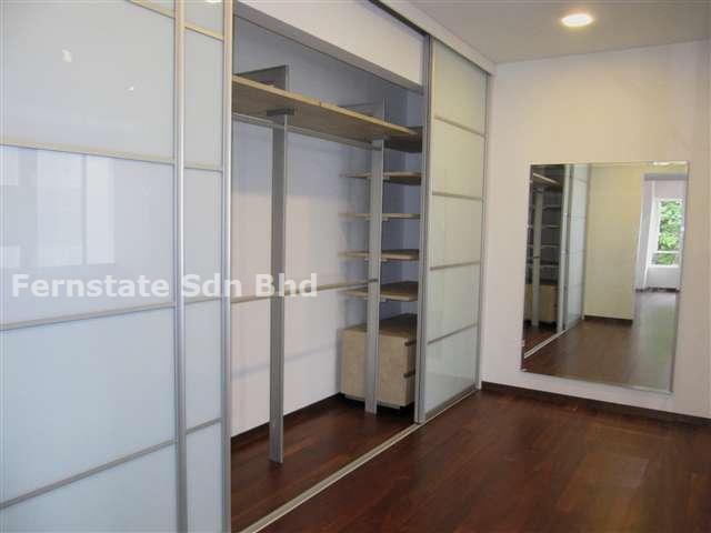 Master Wardrobe Area
