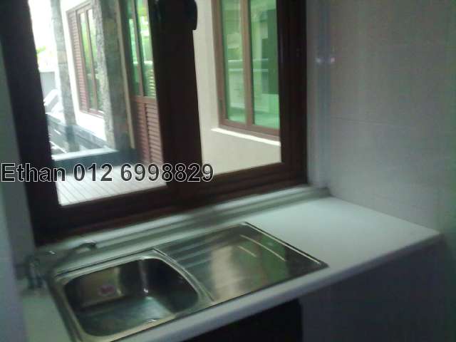 Wet kitchen area