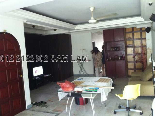 LIVING HALL