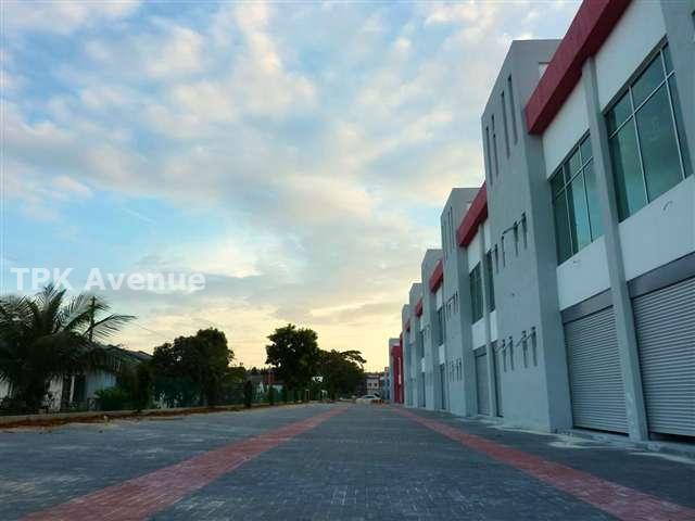 Wide Backlane with Walkpath