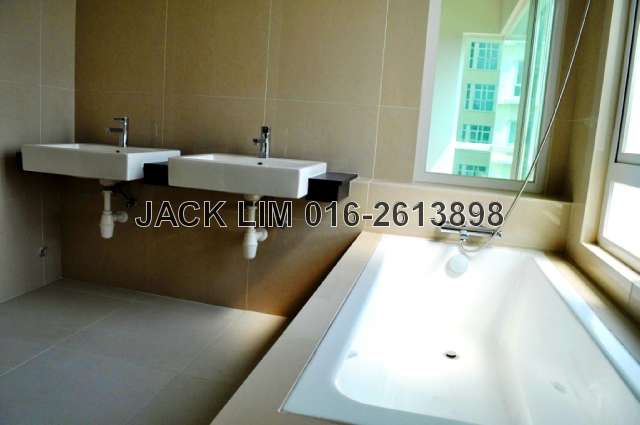 Master bath room