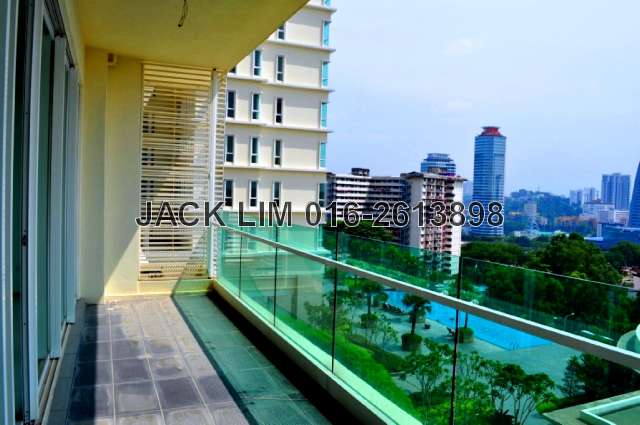 Balcony facing to swimming pool and KLCC