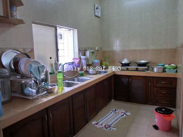 kitchen, full tiles