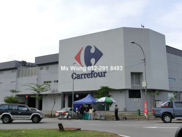 carrefour nearby