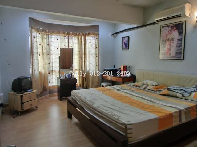 master bedroom, with nice wood flooring