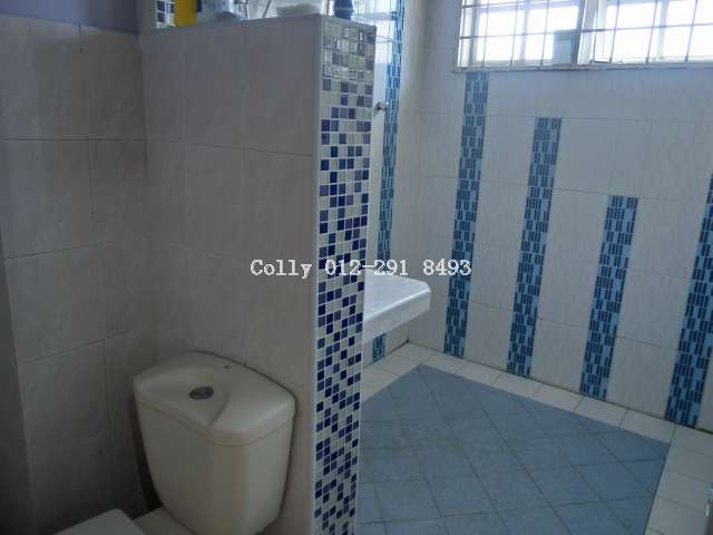 bathroom, tiles with design