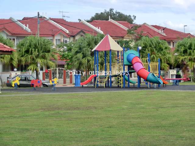 playground nearby