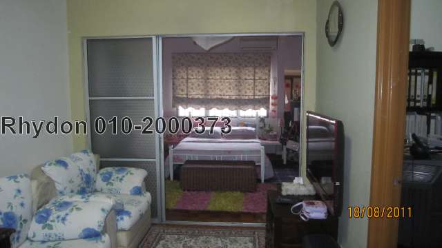 Upstairs Living Area