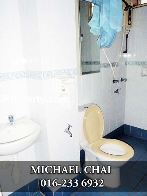 Toilet 1
