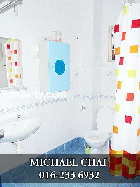 Toilet 3