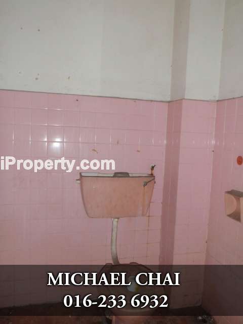 Toilet 1