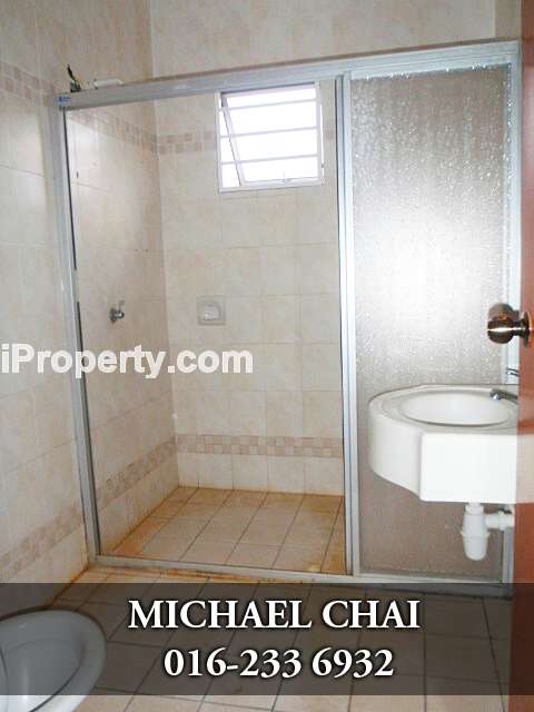 Toilet 1