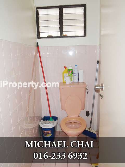 Toilet 1