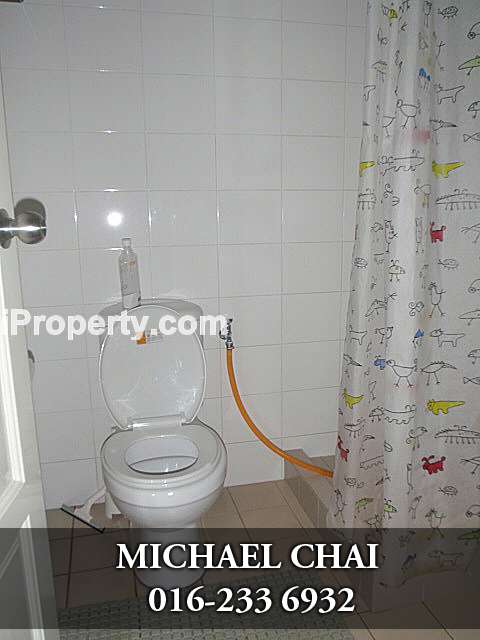 Toilet 2