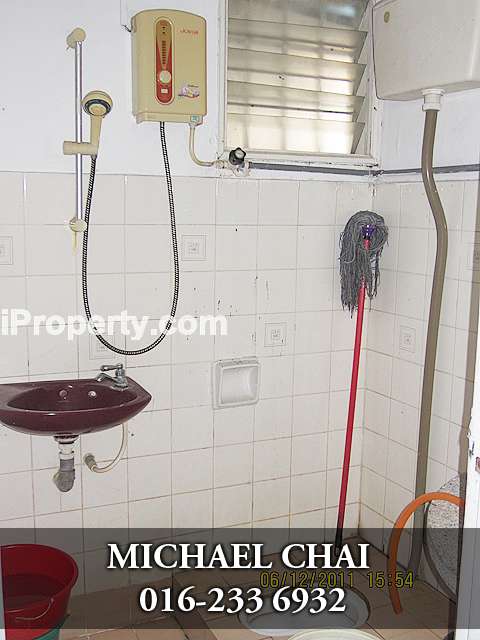 Toilet 2