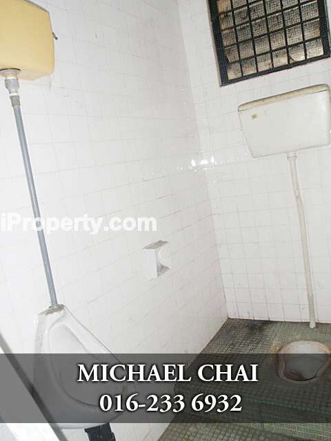 Toilet 2