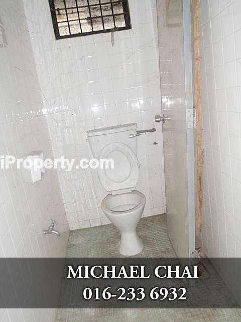 Toilet 1