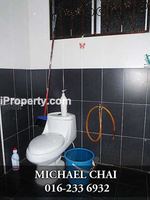 Toilet 2