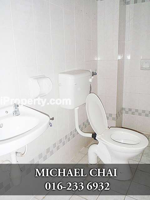 Toilet 2