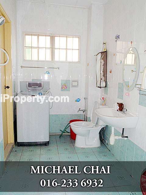 Toilet 2