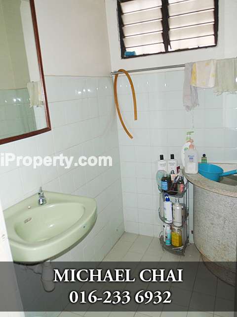 Toilet 2