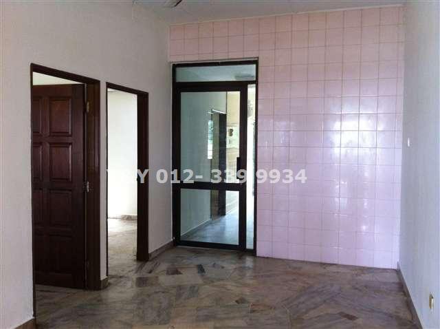 LIVING HALL