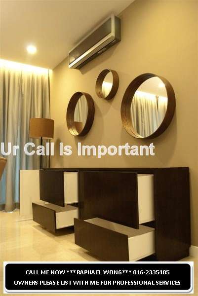 DECORATIVE WALL IN DINING AREA