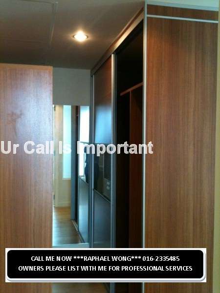 WALK-IN WARODROBE