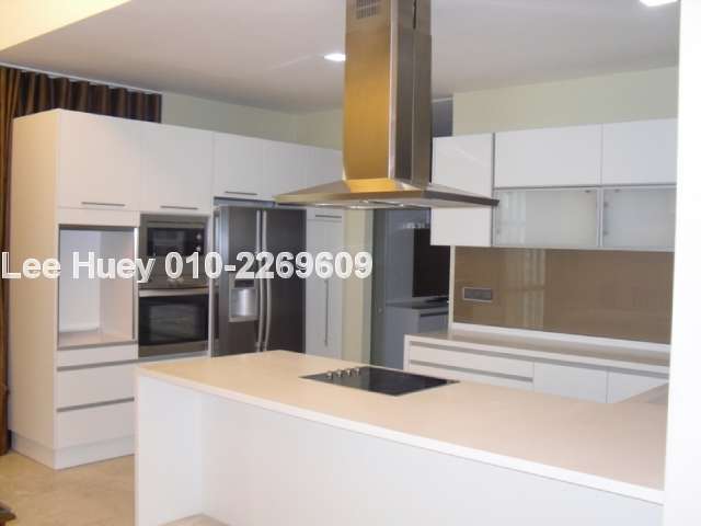 Dry Kitchen
