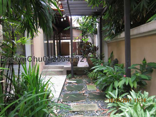 Overall view of the garden