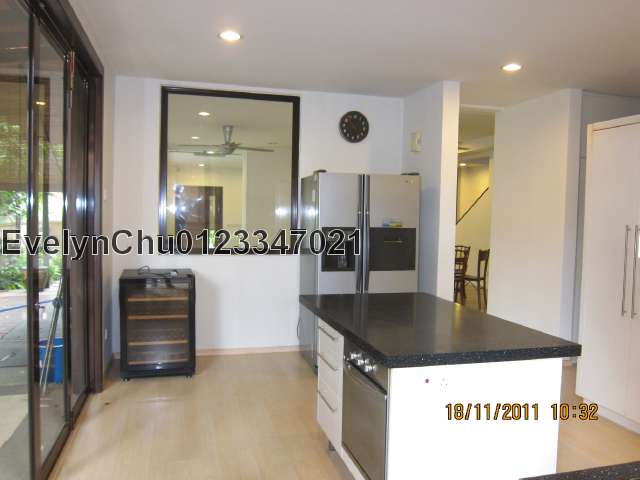 Another angle of dry kitchen