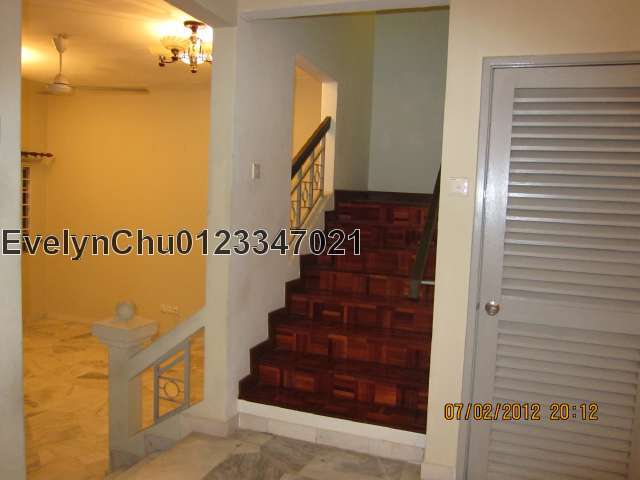 Hidden stairway