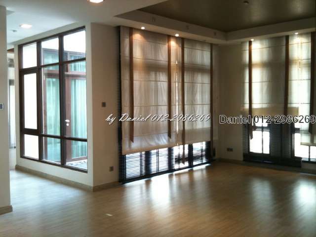 Living area connecting to dining area